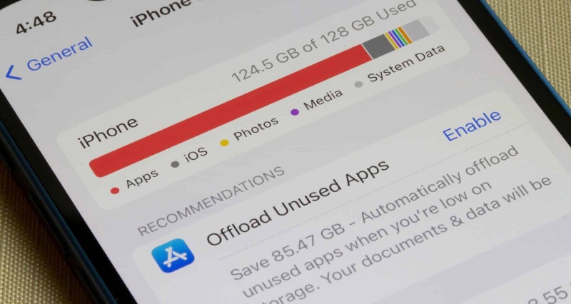 Como faço para ver a memória do iPhone?